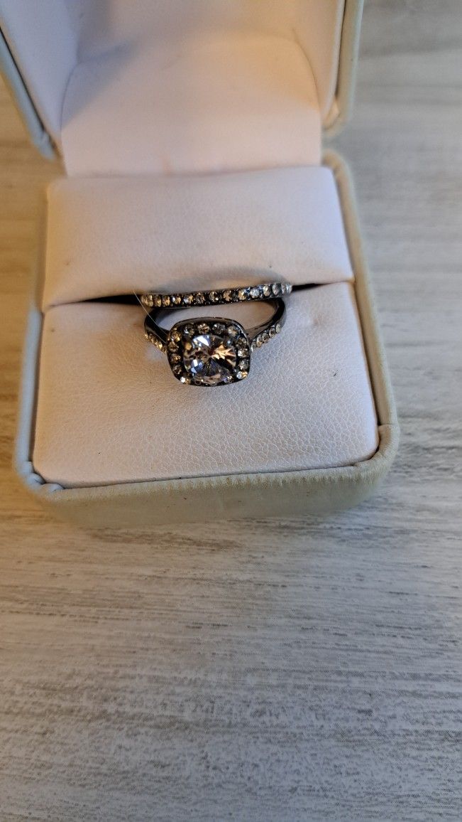 Black gold filled 2pc engagement ring sz 7