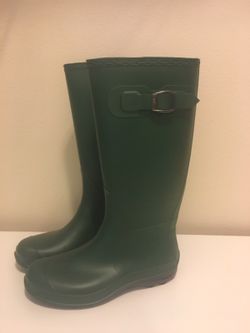 RAIN BOOTS