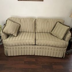 Comfortable Neutral Sofa w/ Accent Pillows – Excellent Condition