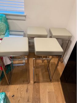 4 Barstools