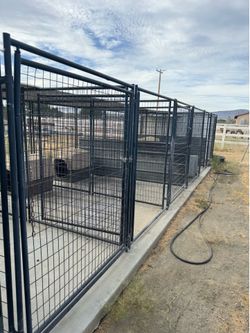 DOG 🐕 PET KENNELS SHELTER
