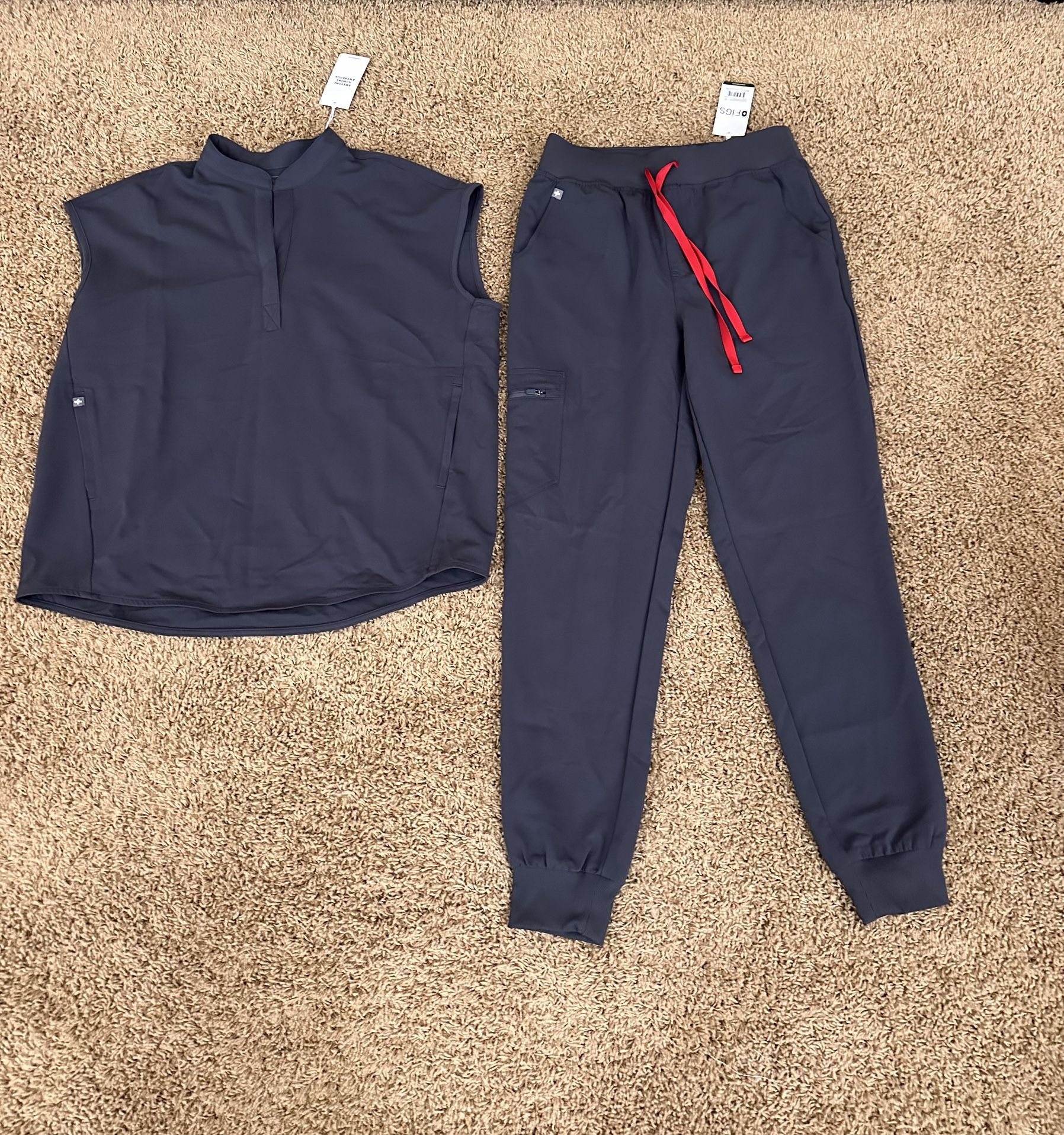 NWT Figs Charcoal Scrub Set Small