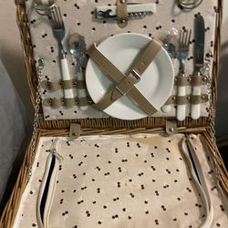 Romantic Panic Basket