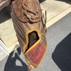Rawlings Baseball Glove