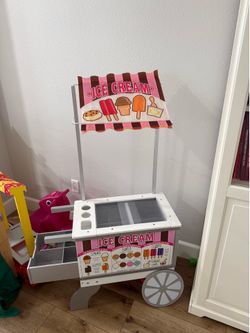 Melissa & Doug Hot Dog/Ice Cream Stand