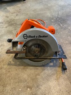 Black and Decker corded saw