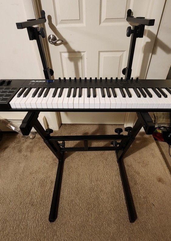 Z-Style Adjustable Keyboard Stand – Heavy Duty Metal Frame