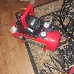 Hyper Tough 3 Gallon Oil-free Air Compressor