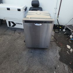 Whirlpool Dishwasher