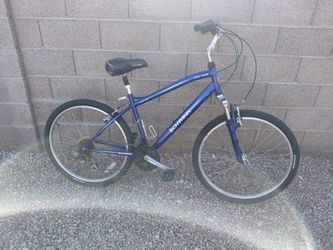 SCHWINN CLEAR CREEK BICYCLE.