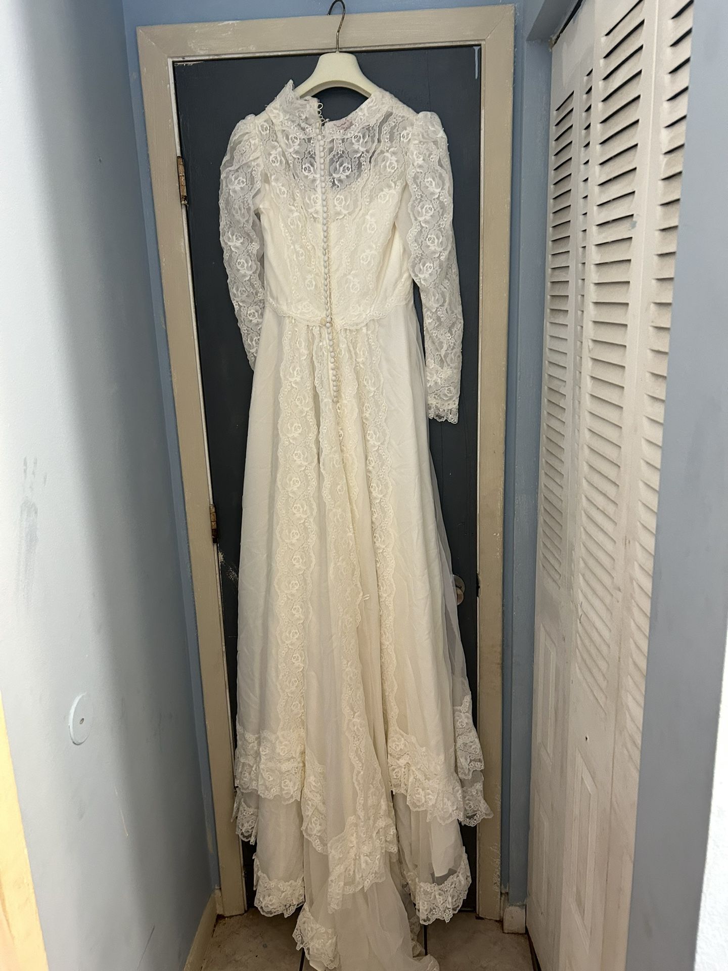 Vintage Wedding Dress Size 12.