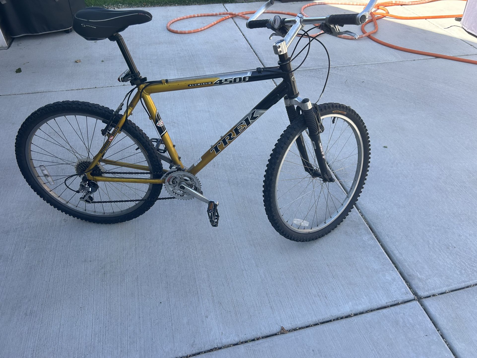 Trek 4500 Mountain Bike (New Seat) - Main Image