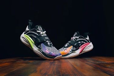 Selling Size 11 Anta Kyrie enlightened Warrior Shoe