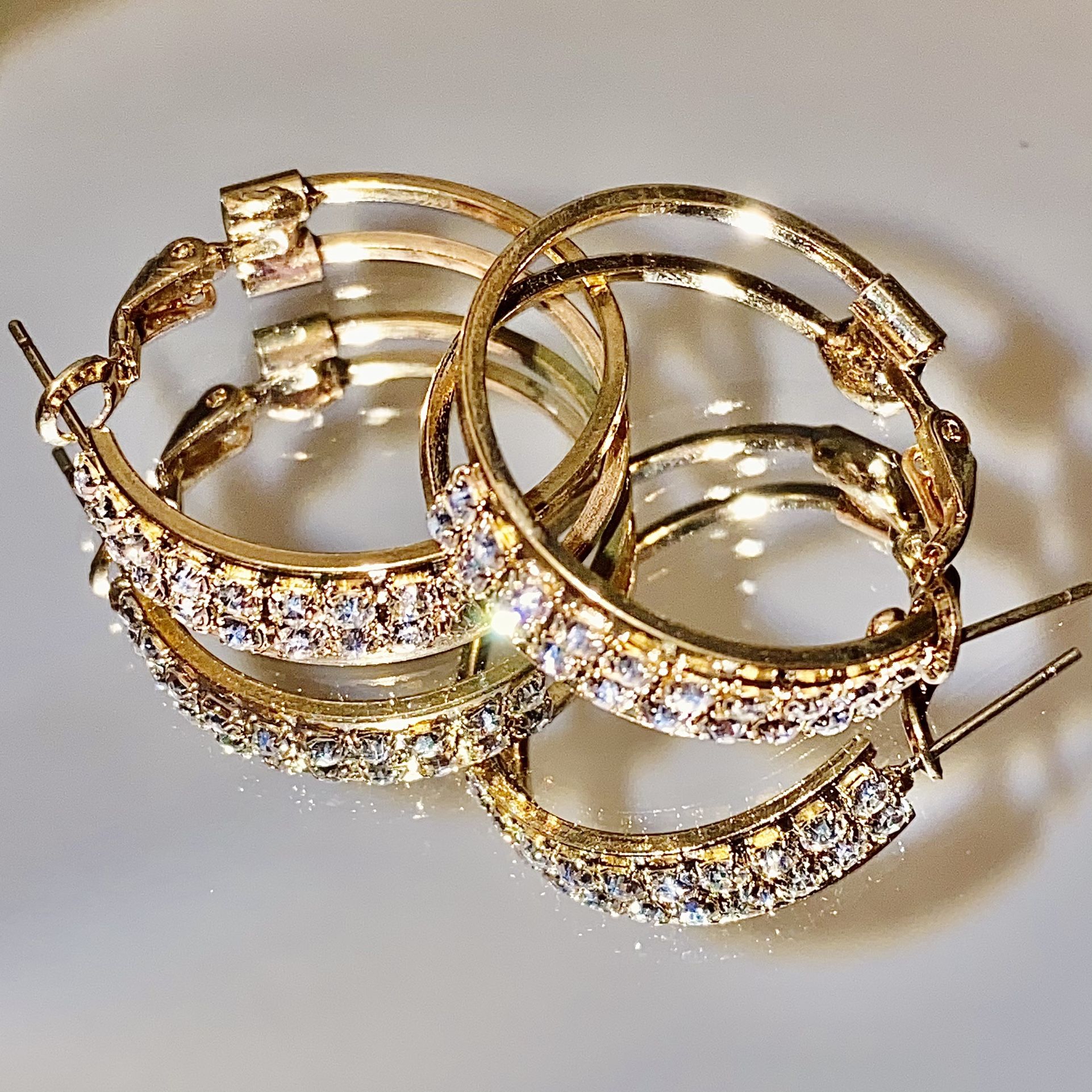 ✨ Diamond Gold Hoop Medium Huggie Earring Swarovski Crystal CZ Czech Gem