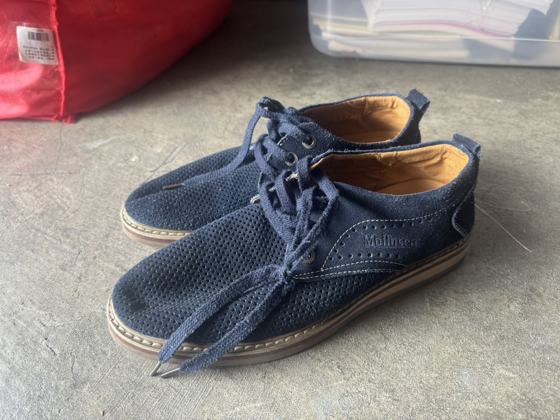 FREE ! Men’s Suede Dress Shoes Size 9-10