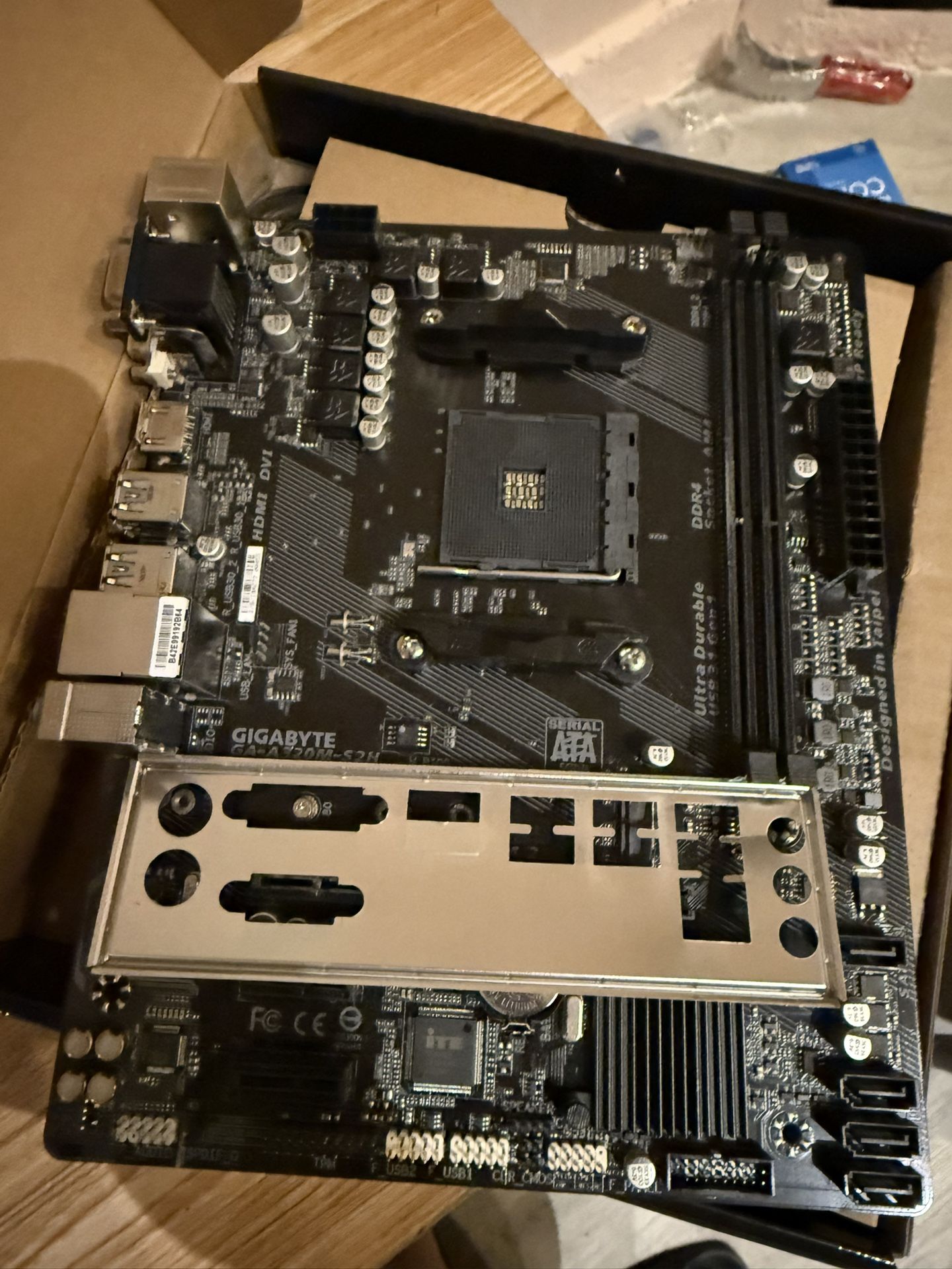 Gigbyte A320M Motherboard