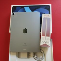 Apple iPad Air 4th Generation 64GB with Original Box, Pencil, keyboard case