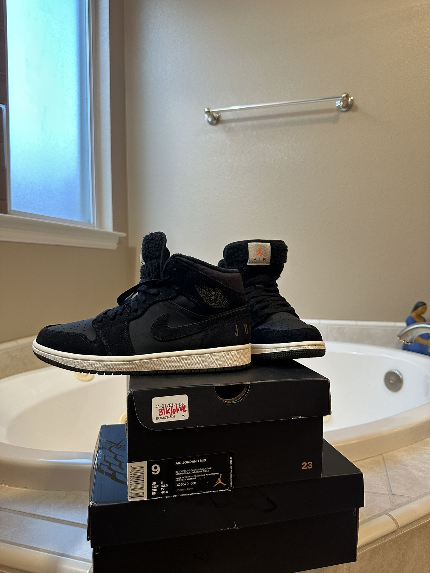 Jordan 1 Black Olive Suede Size 9
