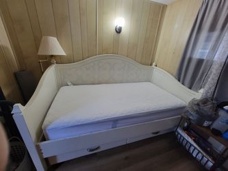Day bed