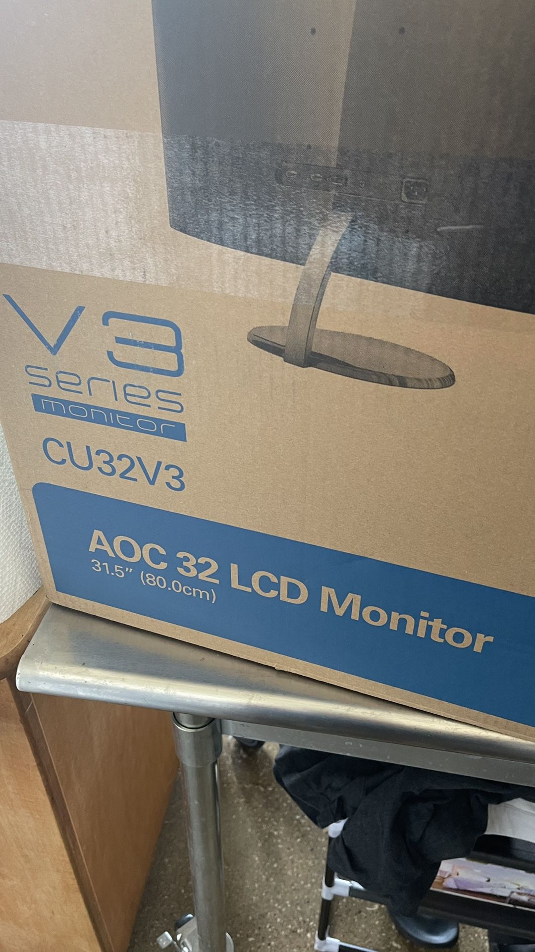 AOC 32” 4K Curved Monitor (Like New)
