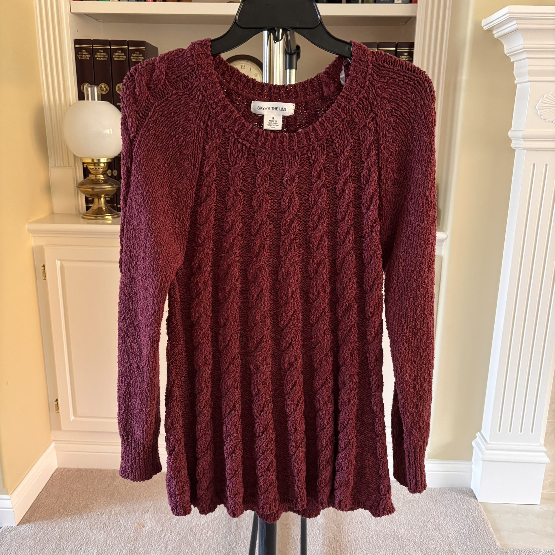 Free People maroon cable-knit sweater with a crewneck SMALL