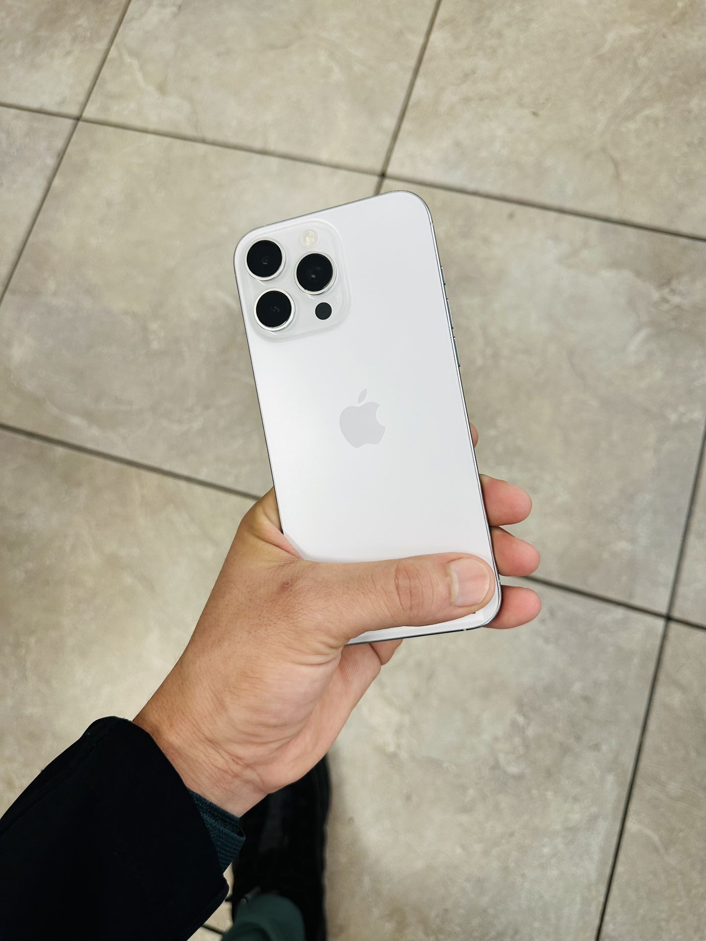 iPhone 16 Pro Max Unlocked