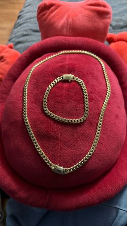 Gold necklace, and bracelet