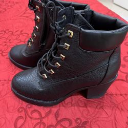 Black boots size 8 1/2