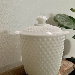 Stunning Vintage Milk Glass Ice Bucket / Jar W Lid 
