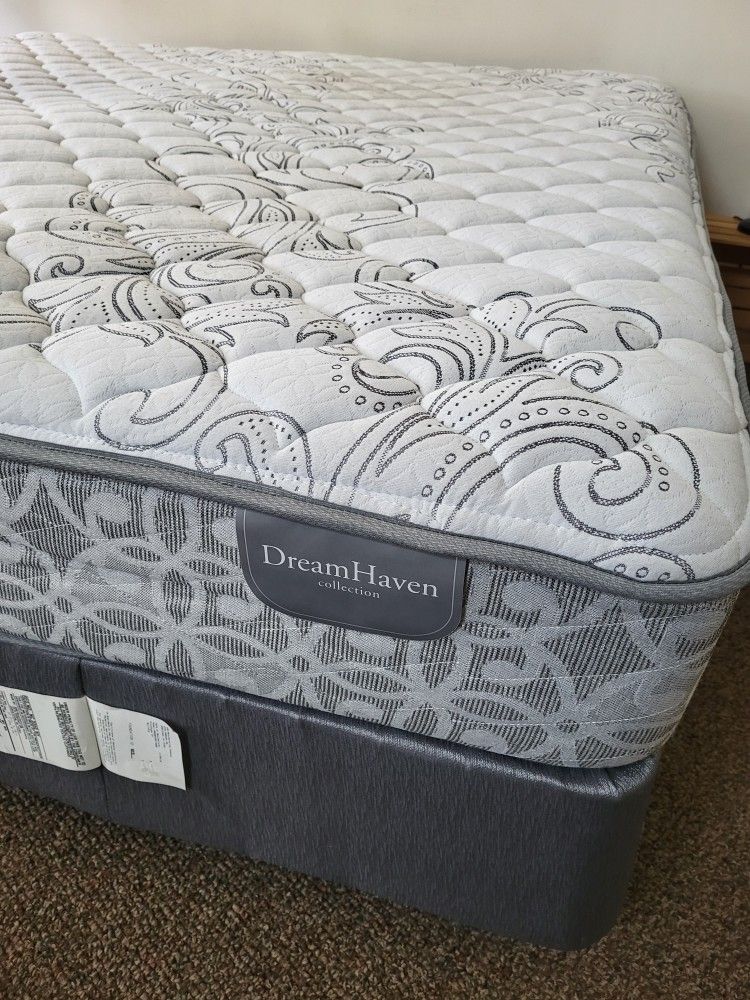 King Mattress - Serta Dreamhaven - Complete Bedset