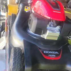 Lawnmower Honda 216HRX 