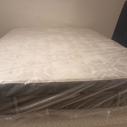 Sealy queen pillowtop mattress and box spring