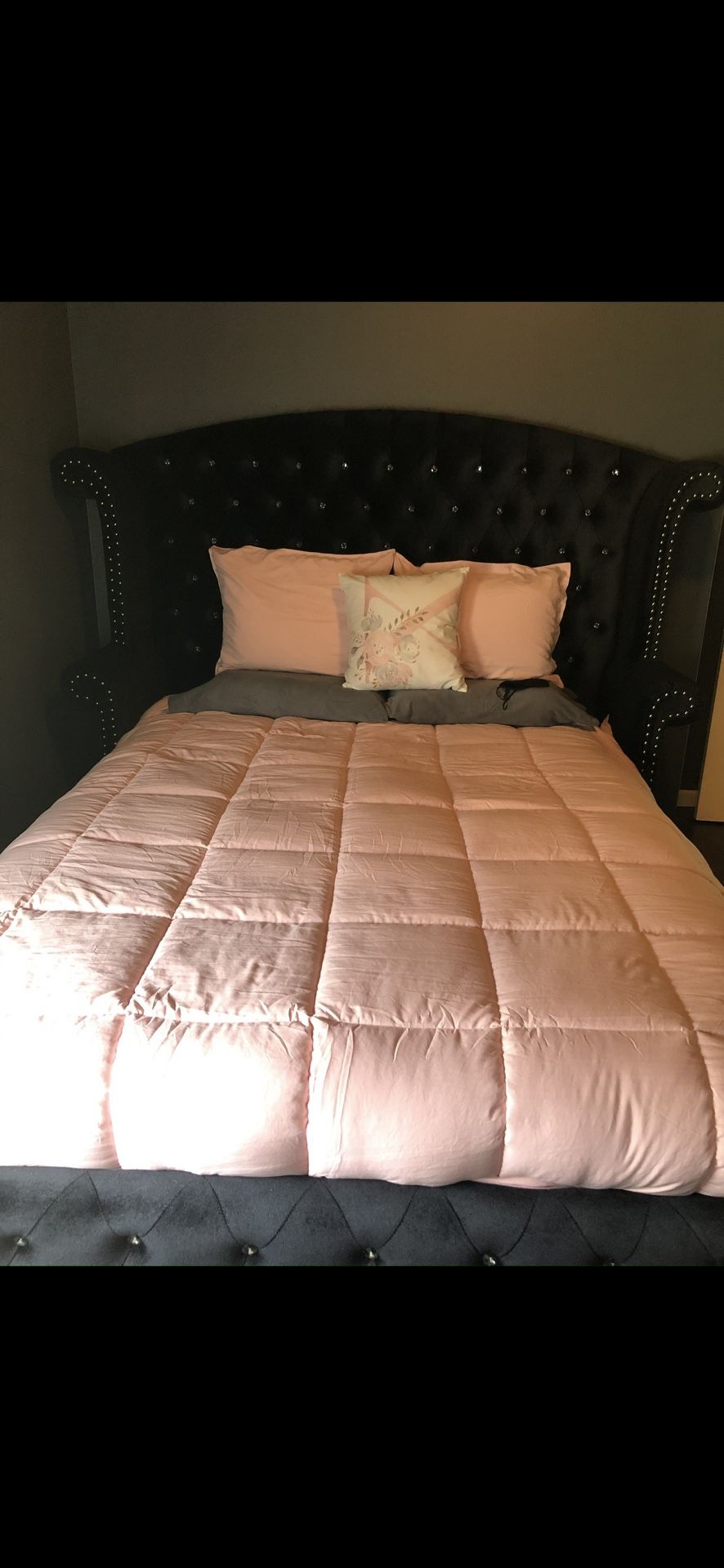 Queen Size Bed Frame/mattress/nightstand