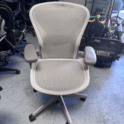 Herman Miller Aeron Classic size B 