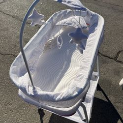 Baby Bassinet With Changing Table It Moves