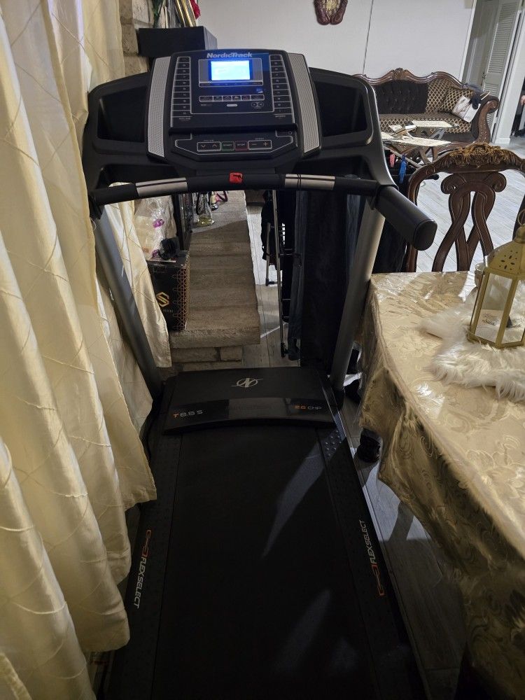 NORDICTRACK T 6.5 Foldable iFit-enabled Treadmill with Incline Adjustment
