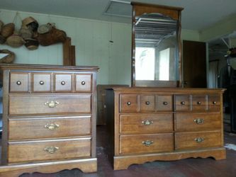 Bedroom Dresser Mirror and 4 Drawer Chest