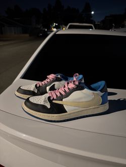 Nike Travis