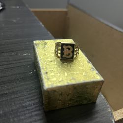 10K Gold Ring Letter B 5 Grams 