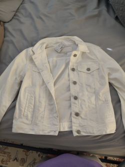 Jr/Women's. Jean white jacket Small