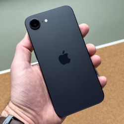 iPhone 16e 128gb (Pristine) ATT