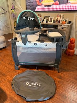 Graco infant playpen set