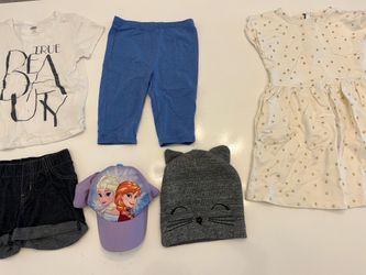 6- Piece Girls 5T Play Clothes Set (Includes 2 Extra Hats!)
