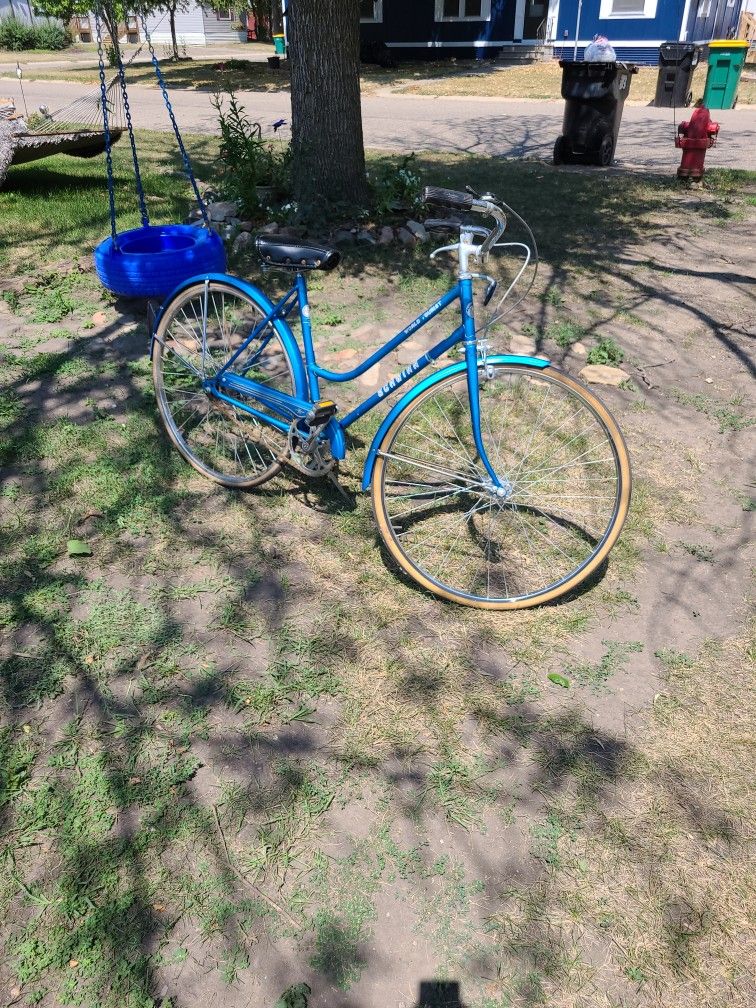 Schwinn world tourist 3 Speed bicycle
