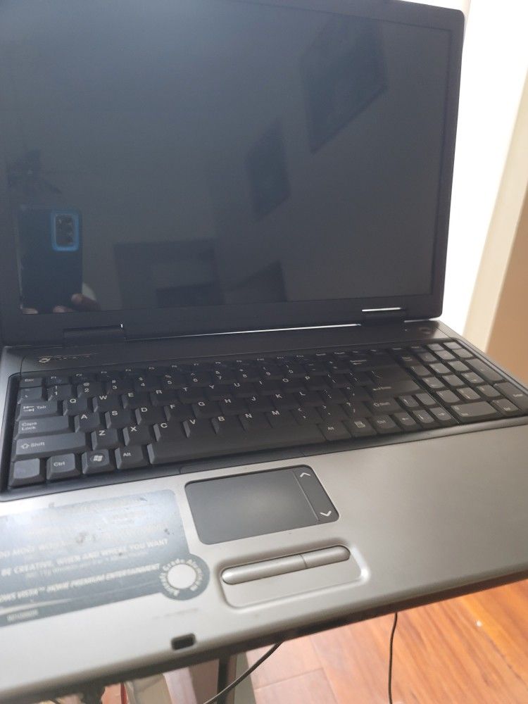 3 Laptops 1 All in one, They Don't Work Properly.