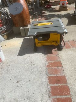 Dewalt table saw. 8:1/2.   $150 tables.  Saw Like New.