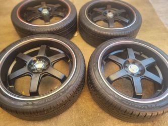 Wheel 18 4 Lugs Universal  490 tires like new