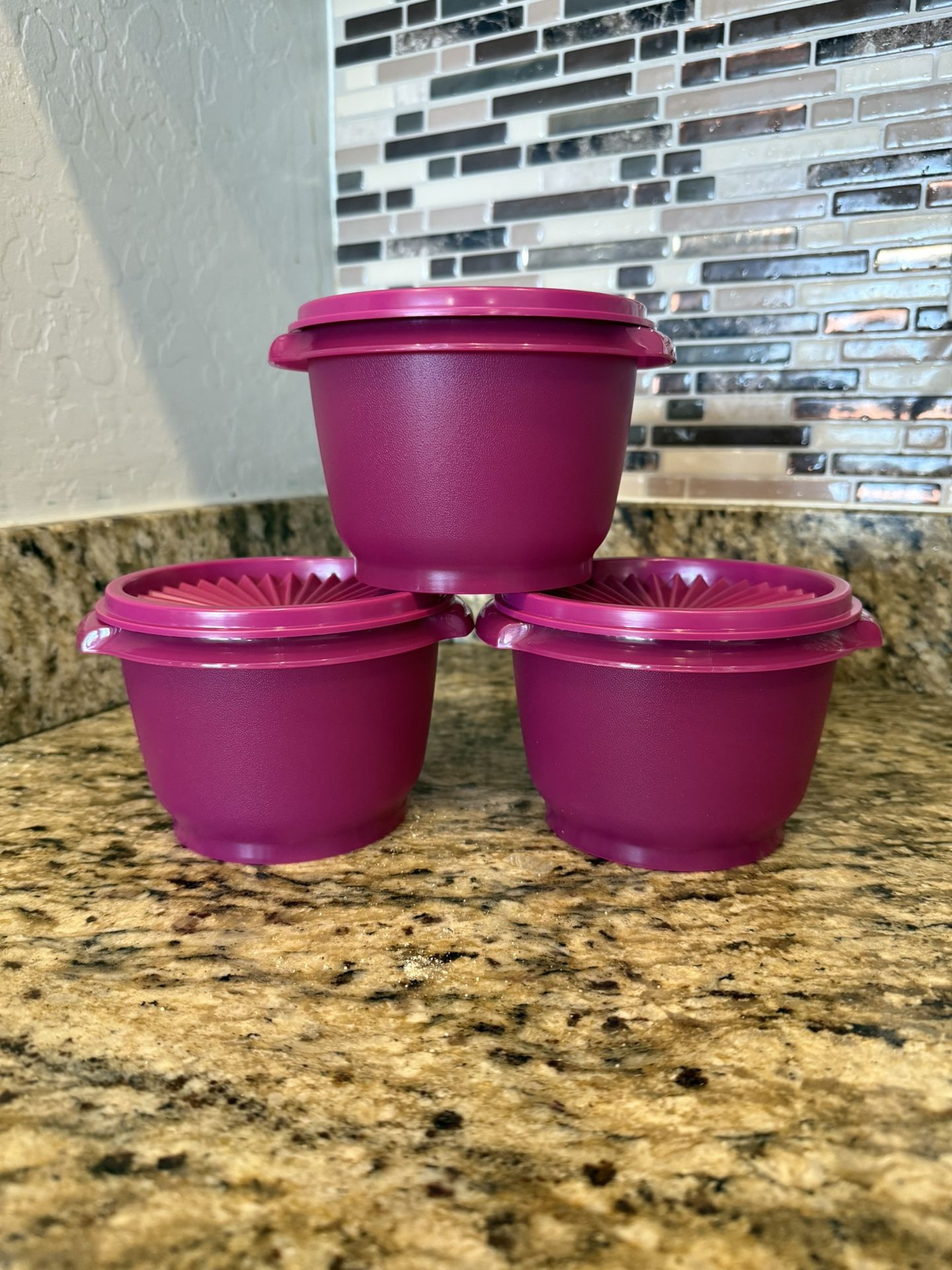 Small Servalier Tupperware