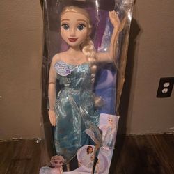 Frozen 32" Posable Elsa Doll with Lights and Sounds