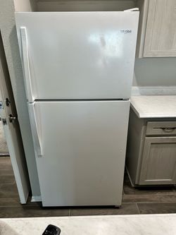 Whirlpool refrigerator white